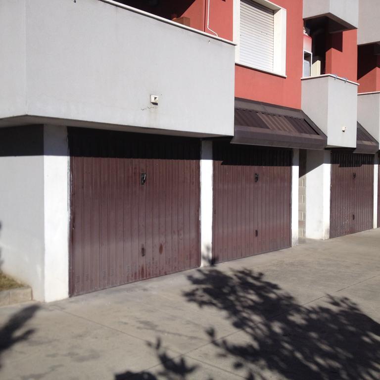 קומו Appartamento Aleph With Private Parking, Next Train Station מראה חיצוני תמונה