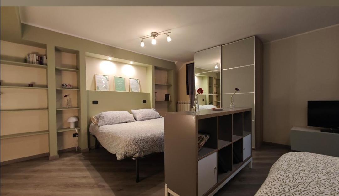 קומו Appartamento Aleph With Private Parking, Next Train Station מראה חיצוני תמונה