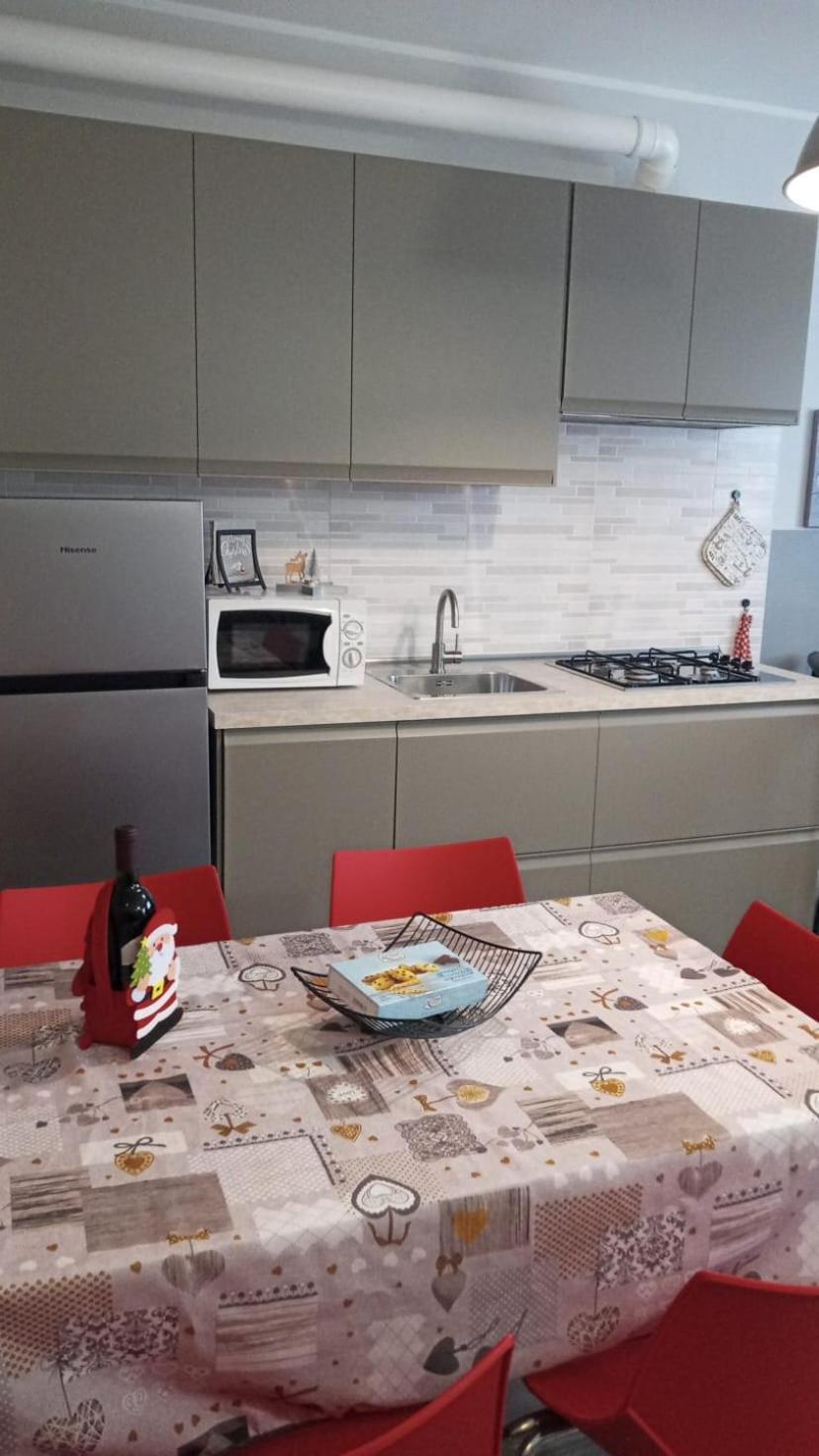 קומו Appartamento Aleph With Private Parking, Next Train Station מראה חיצוני תמונה