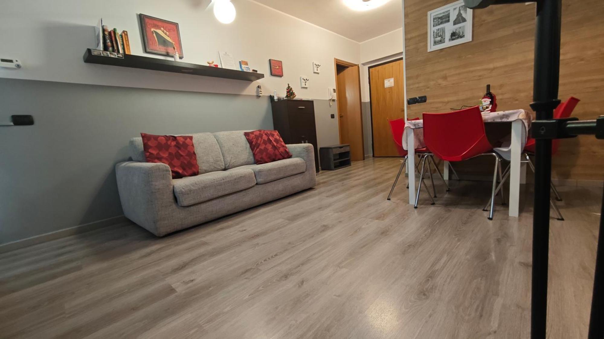 קומו Appartamento Aleph With Private Parking, Next Train Station מראה חיצוני תמונה